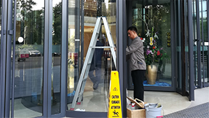 三翼旋轉門維修