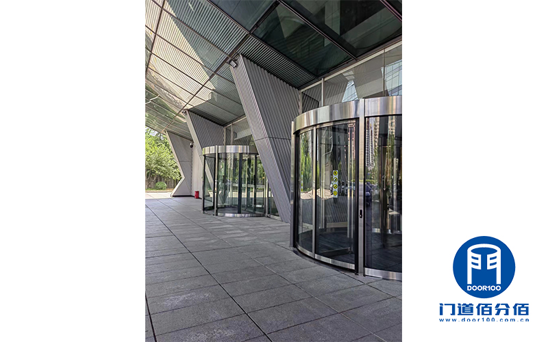 國電集團(tuán)辦公大廈寶盾旋轉(zhuǎn)門保養(yǎng)案例