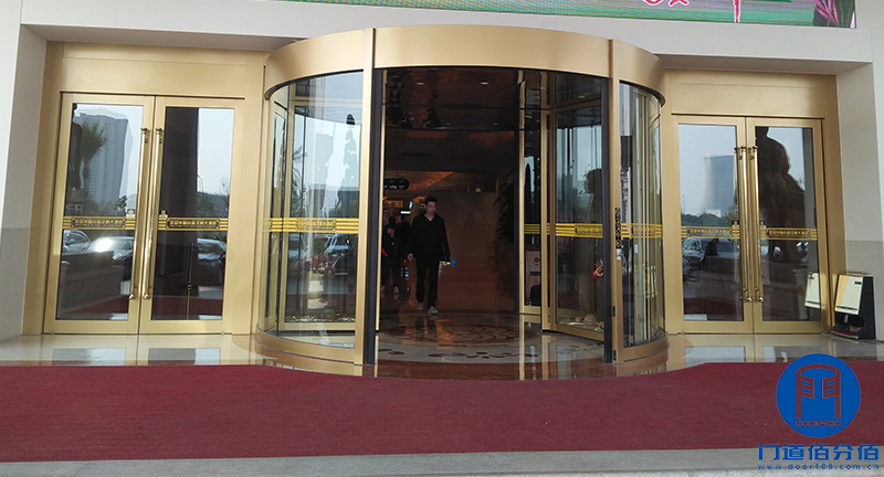 常州某酒店智匯門道旋轉門維修主動輪服務