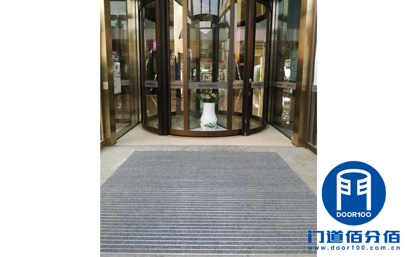 寬紋環扣鋁合金地墊鋪設安裝服務案例