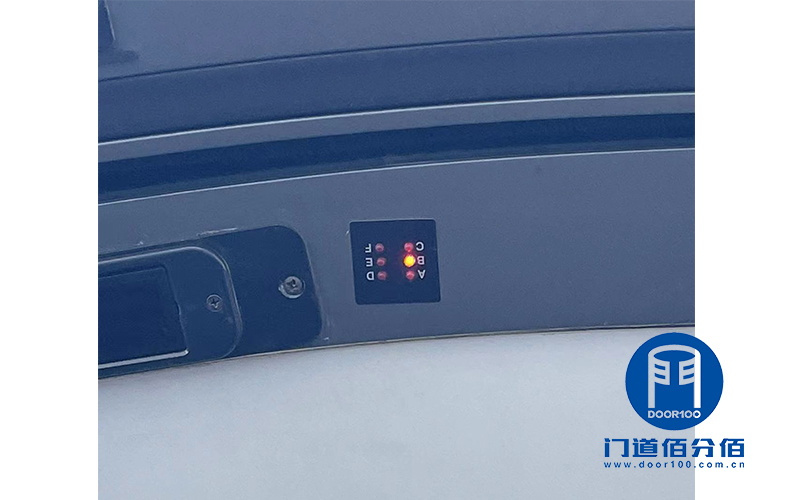 自動旋轉門門停，故障燈B亮維修實例