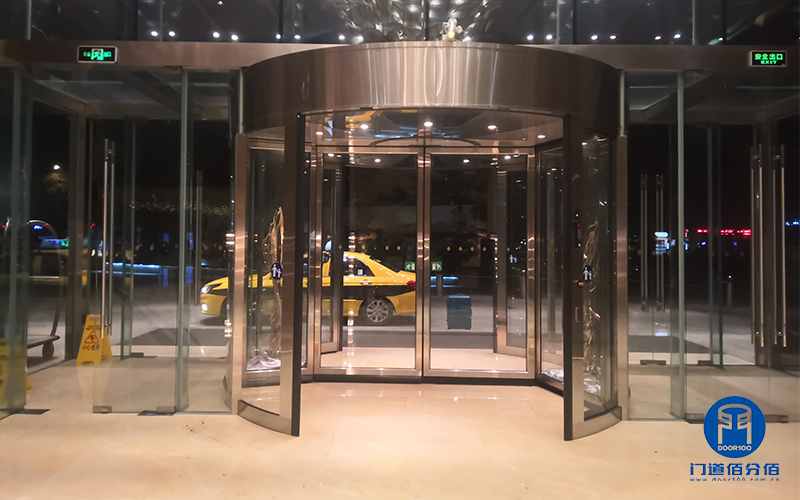 福建福州某洲際酒店自動(dòng)旋轉(zhuǎn)門平移功能維修服務(wù)案例