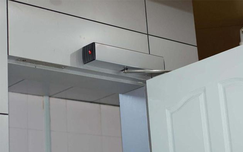 電動閉門器是什么？看完本文97%立刻就懂了！