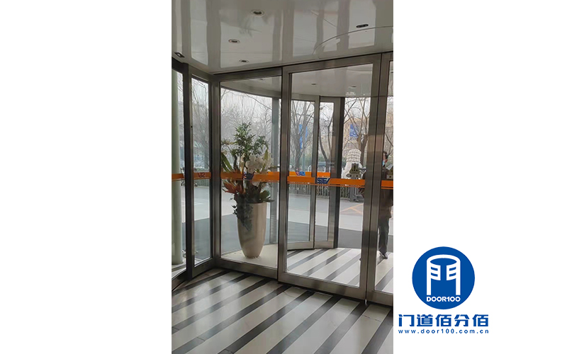 秋季保養丨凱必盛帶展箱兩翼旋轉門保養服務