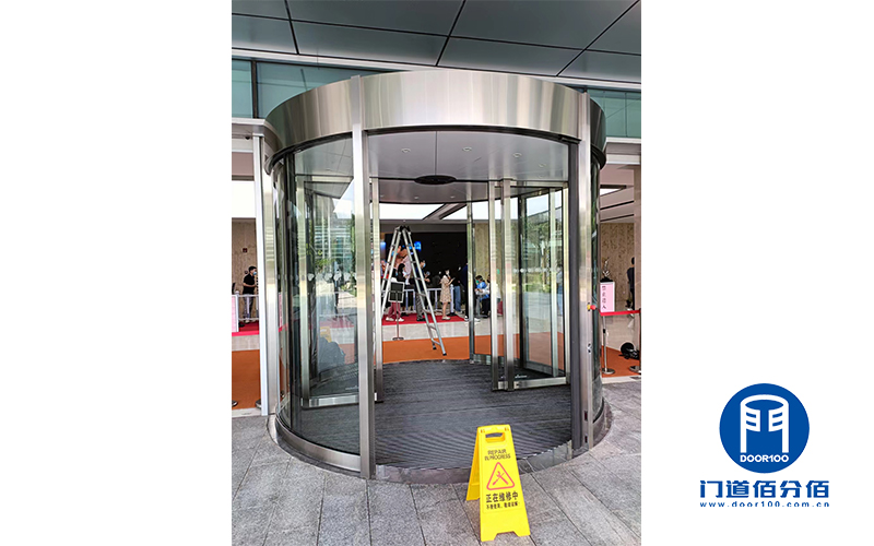 上海自動兩翼旋轉門維修之二合一感應器更換