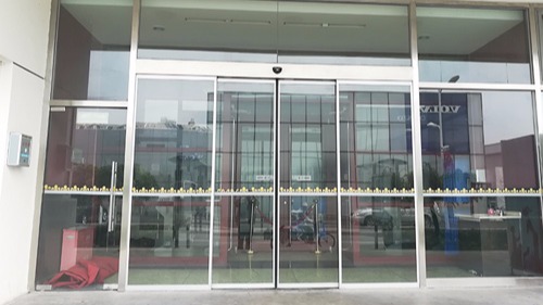 北京自動門維修師傅講解，自動門反應慢的原因有哪些？