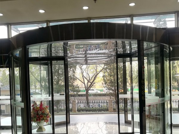 北京某央企兩翼旋轉(zhuǎn)門內(nèi)部機械件保養(yǎng)