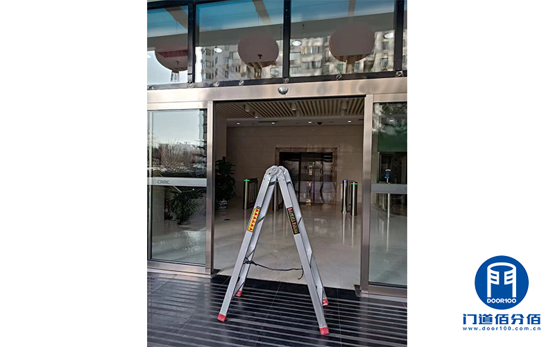 平移式自動門開門感應(yīng)器維修更換實(shí)例分享