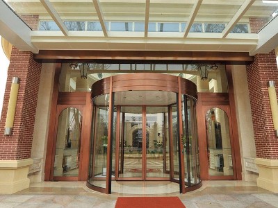 正確挑選旋轉門顏色有效提高建筑整體檔次