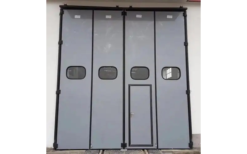 延長工業折疊門壽命，保養攻略來襲