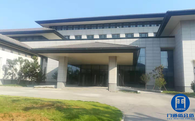 濟南黨校多瑪自動旋轉門電器系統維修升級服務