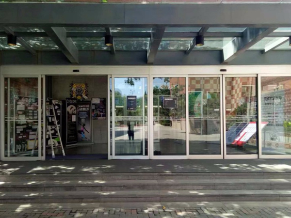 北京平滑門維修北京市私立匯佳學校自動平滑門維修服務案例