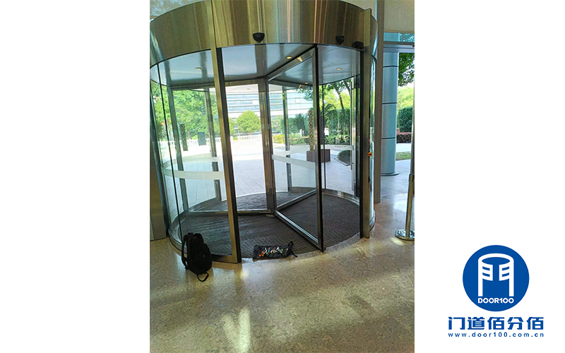 項目介紹丨上海交銀寶盾兩翼與三翼旋轉門維修