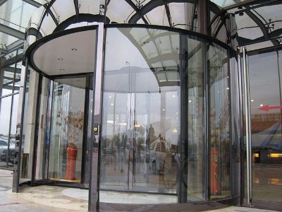 自動旋轉門是如何鎖門的？旋轉門門鎖介紹