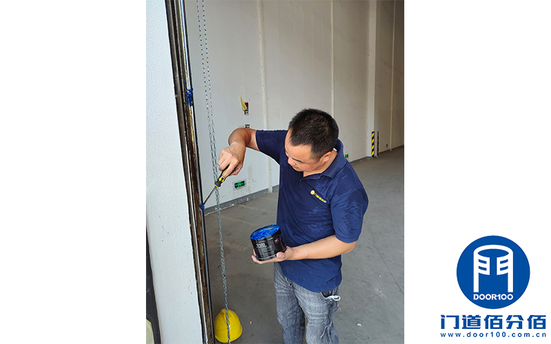 服務(wù)案例丨江蘇移動(dòng)倉(cāng)庫(kù)園區(qū)提升門(mén)控制故障維修