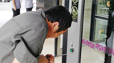 上海四翼旋轉門維修