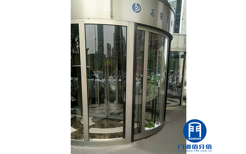 石家莊某大廈KBB自動(dòng)兩翼旋轉(zhuǎn)門(mén)維修服務(wù)案例