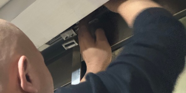 平滑門掛輪組件更換