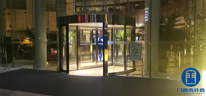 旋轉門售后服務案例酒店電動轉門保養服務